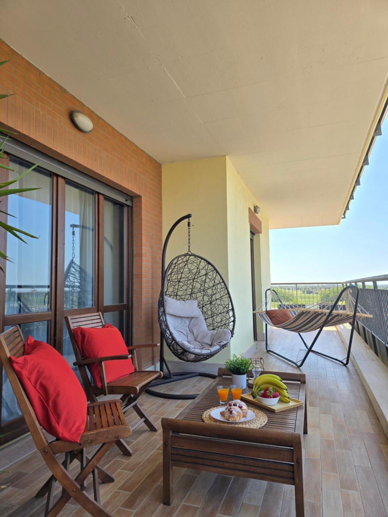 Golden Hour Apartment - Panoramic Terrace Fiumicino Exteriér fotografie